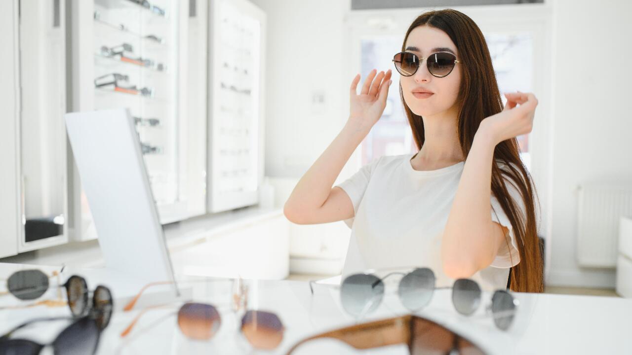 Sonnenbrille: Je dunkler die Gläser, desto besser?