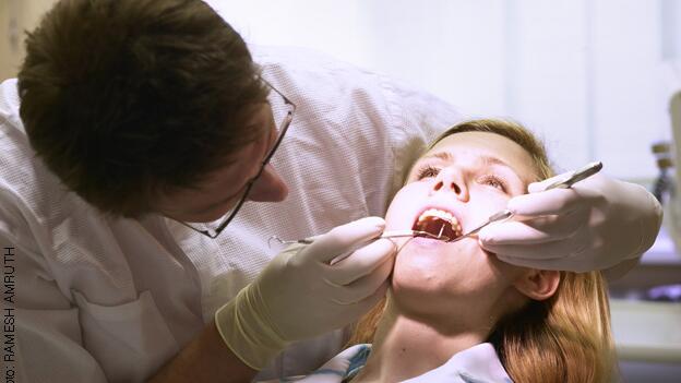 65 Zusatzversicherungen für Zähne im Test