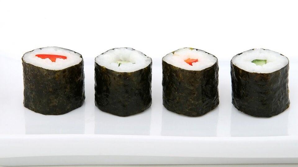 Algenblätter sind vor allem im Sushi sehr beliebt – allerdings oft mit Schadstoffen belastet.