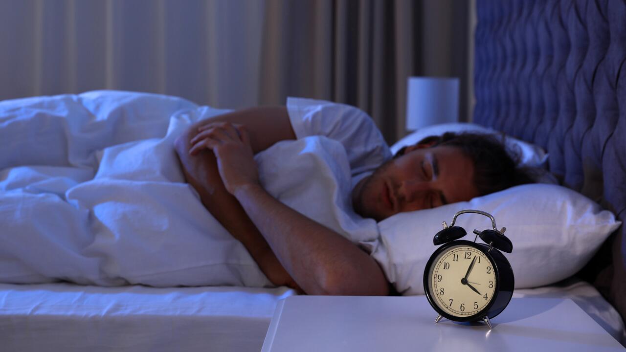 Sieben Stunden Nachtruhe sind die ideale Schlafdauer für Menschen mittleren und hohen Alters.