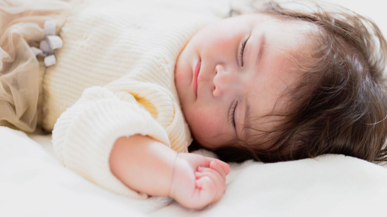 Ab welchem Alter sollten Kinder durchschlafen?