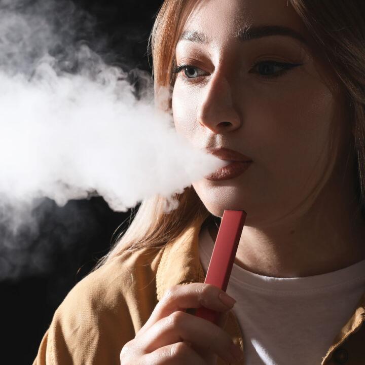 Abfallbranche fordert Verbot von Einweg-E-Zigaretten - ÖKO-TEST