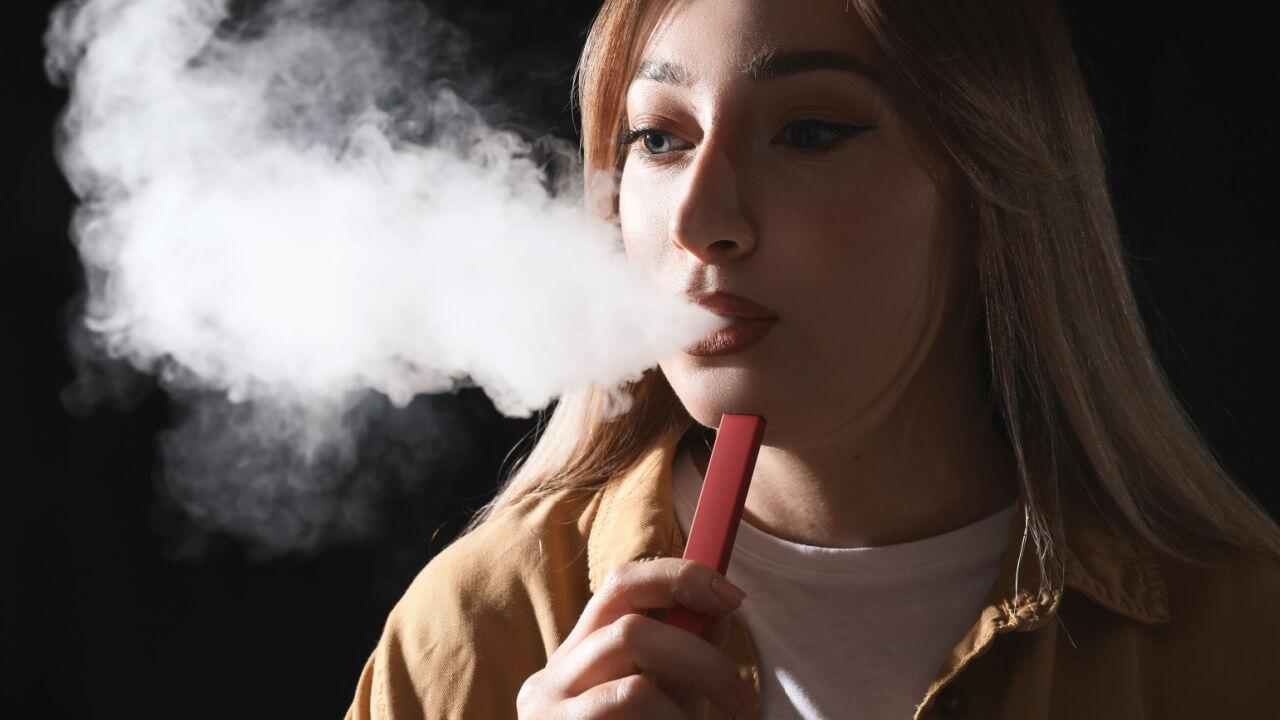 Abfallbranche fordert Verbot von Einweg-E-Zigaretten  