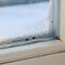 Nasse Fensterscheiben: Wichtige Tipps, um Kondenswasser zu vermeiden Nasse Fensterscheiben: Wichtige Tipps, um Kondenswasser zu vermeiden
