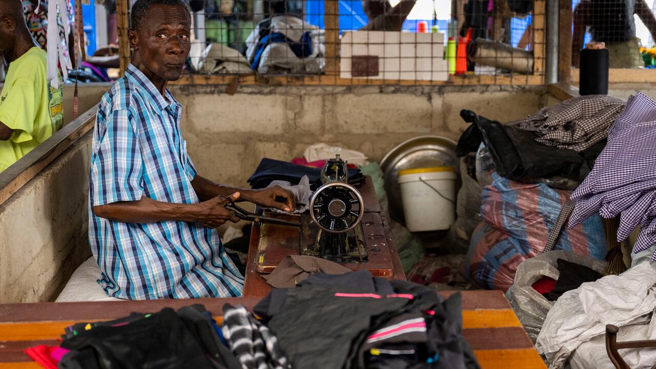 Altkleider aus der EU verursachen Müllproblem in Afrika