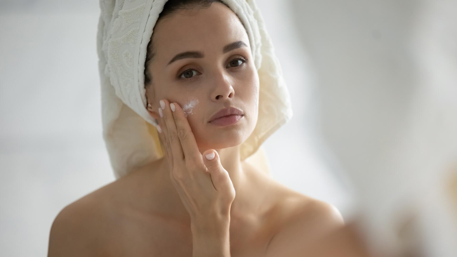 Auch "hypoallergene" Kosmetik kann Allergien auslösen.