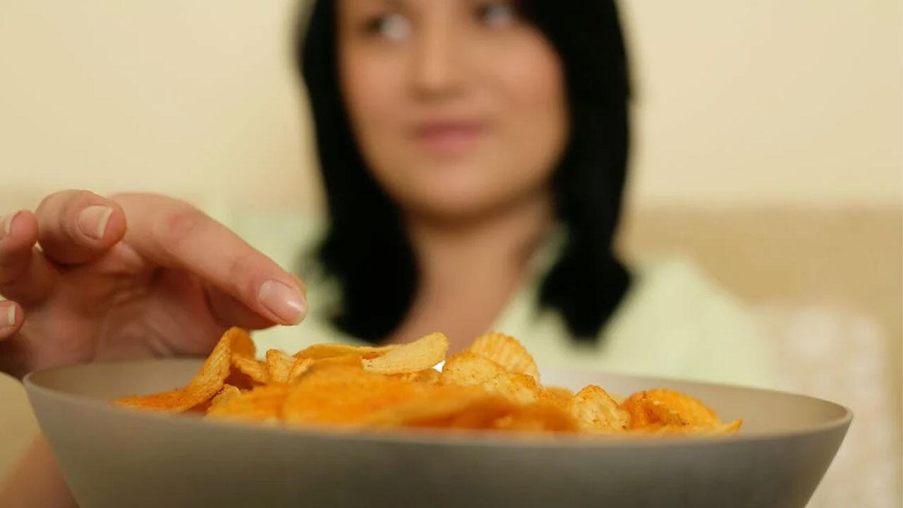 Bei Chips und anderem Knabberzeug fällt es schwer, nicht die ganze Packung aufzuessen.