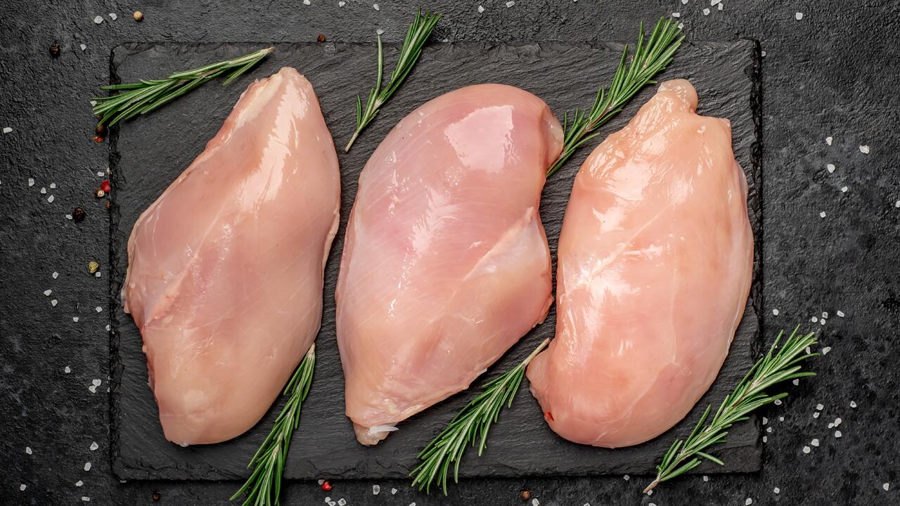 Salmonellen-Warnung: Real ruft Hähnchenfleisch zurück
