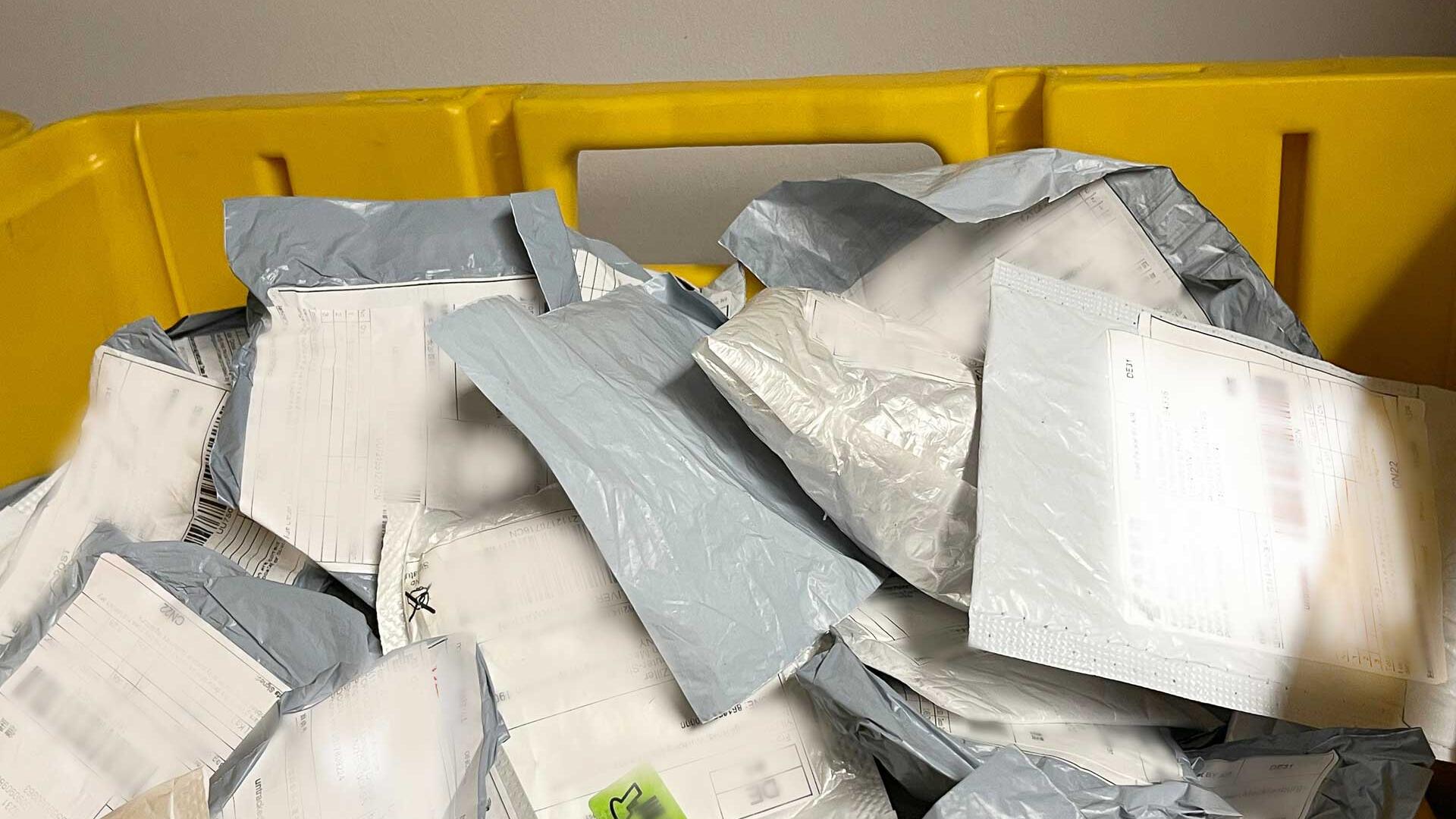 Beschlagnahmte Sendungen mit Saatgut