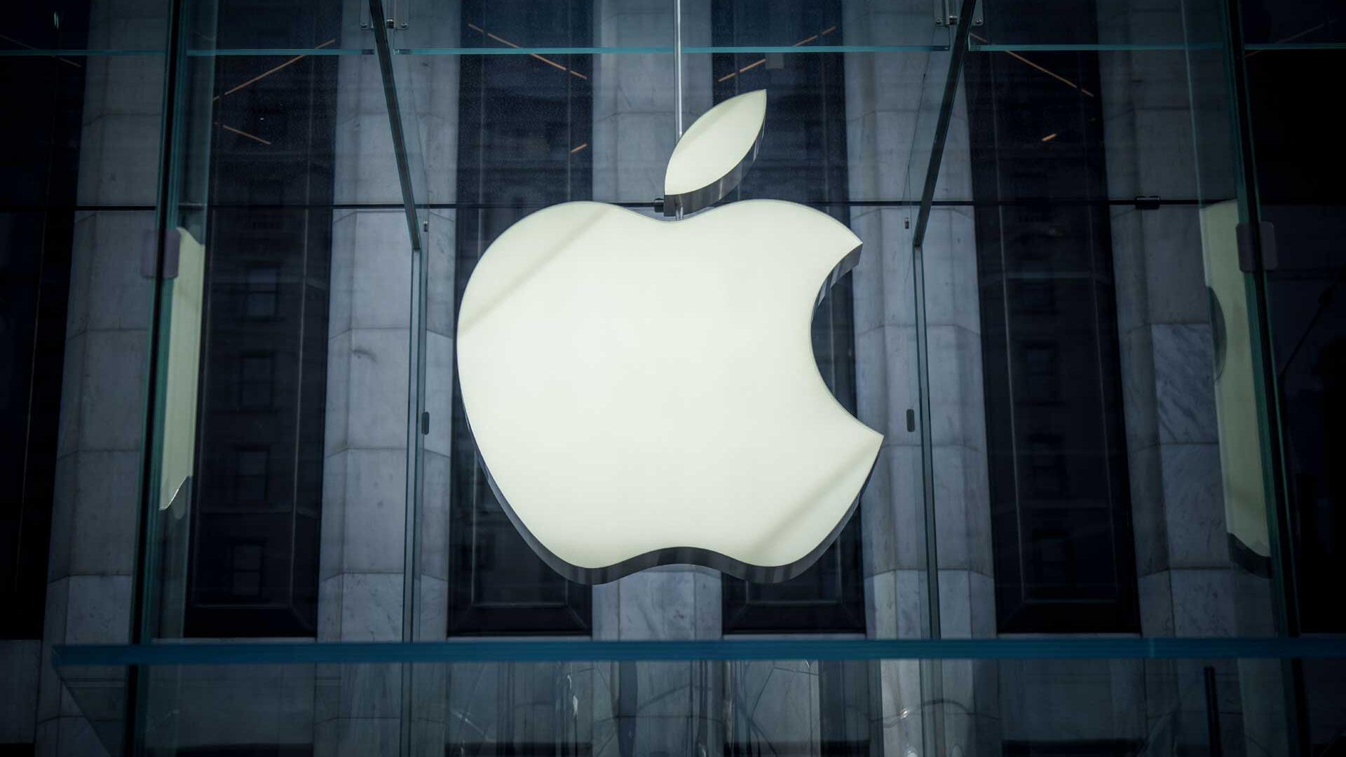 Das Logo von Apple, aufgenommen in Manhattan.