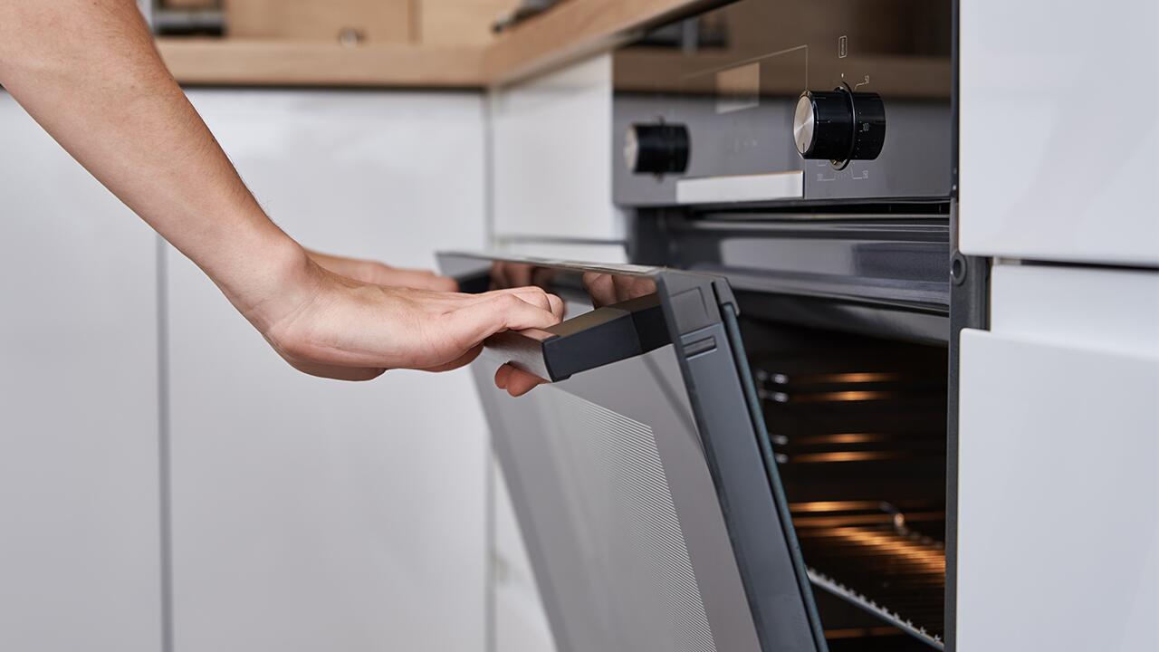 Die Backofentür muss nicht nach dem Backen geöffnet werden. 