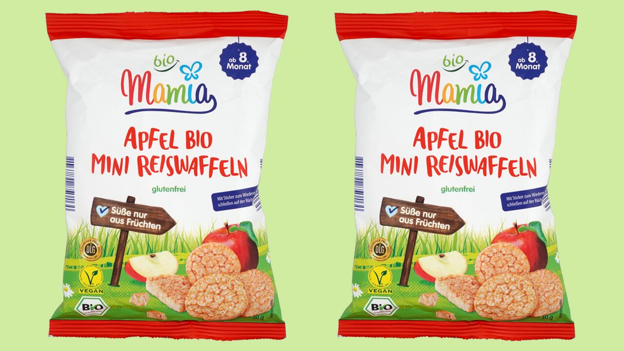 Die Mamia Apfel Bio Mini Reiswaffeln von Aldi Süd fallen im Test mit der Note "mangelhaft" durch.