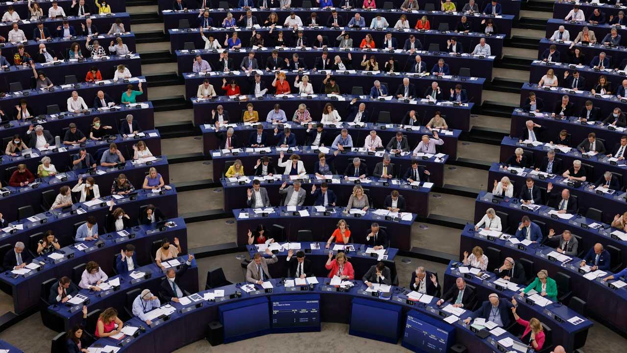 EU-Parlament billigt grünes Label für moderne Atom- und Gaskraft