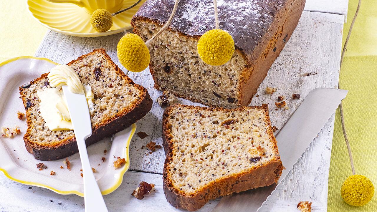 Ein gesundes Osterbrot-Rezept mit Quinoa statt Weizenmehl.