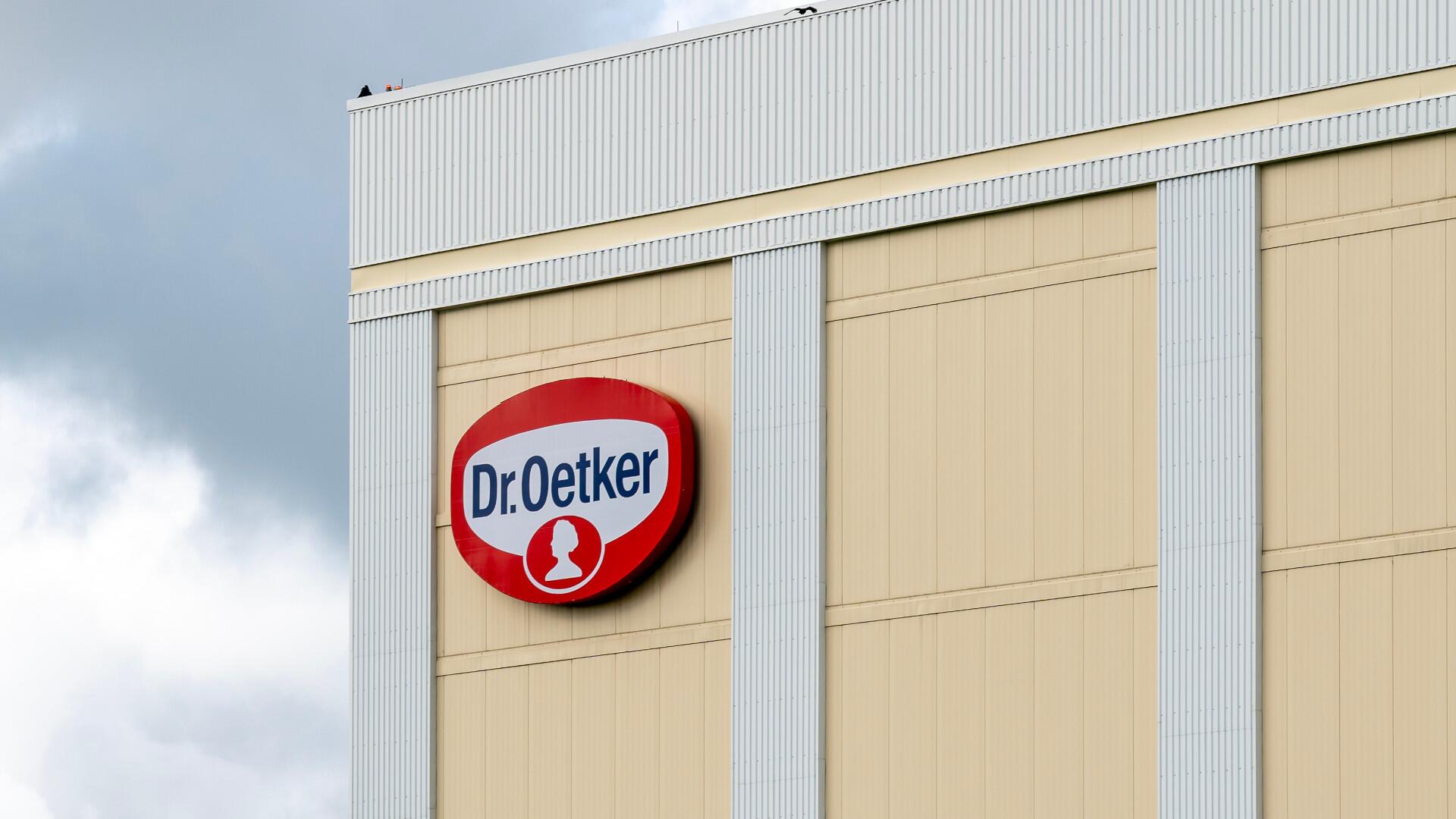 Eine Backmischung von Dr. Oetker ist die neue "Mogelpackung des Monats" der Verbraucherzentrale Hamburg. Eine Backmischung von Dr. Oetker ist die neue "Mogelpackung des Monats" der Verbraucherzentrale Hamburg.