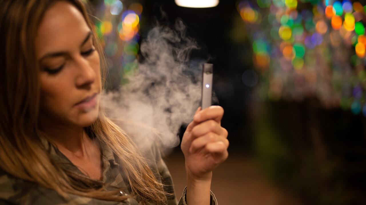 Erste Langzeitstudie: E-Zigaretten fast genauso gefährlich wie Tabak