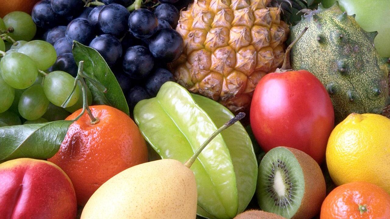 Exotische Früchte: Warum Ananas, Bananen & Co. bei uns zu billig sind
