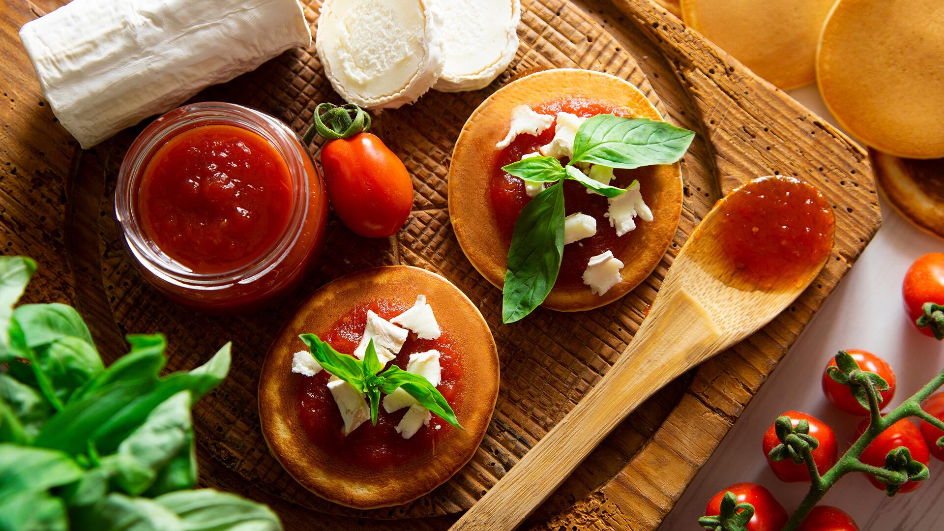Fruchtig-pikante Tomatenmarmelade lässt sich leicht selber zubereiten.