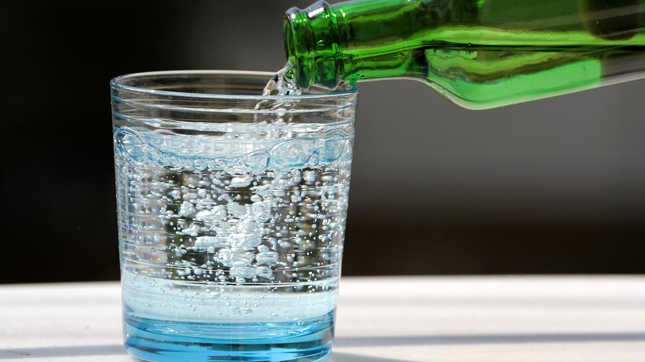 Getränkehersteller Markengetränke Schwollen ruft Mineralwasser zurück