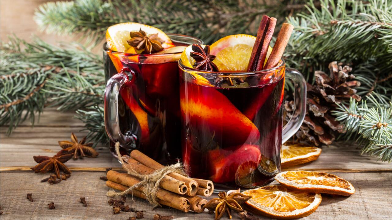 Glühwein selber machen: Drei Rezepte mit (und ohne) Alkohol - ÖKO-TEST