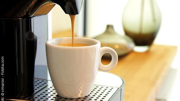 Kaffeepadmaschinen-Test: So schneiden sie im Vergleich zu Kapselmaschinen ab