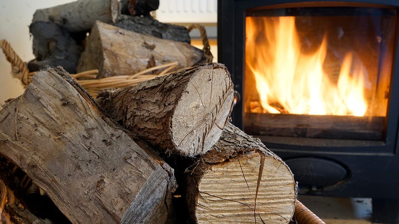 Kann ich noch ohne Bedenken mit Holz heizen? 