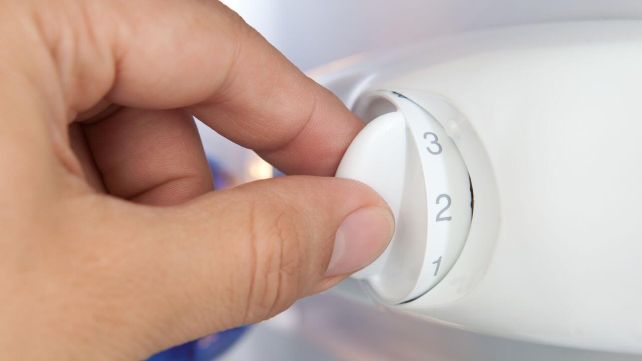 Kühlschrank-Temperatur korrekt einstellen: Tipps, um Energie zu sparen