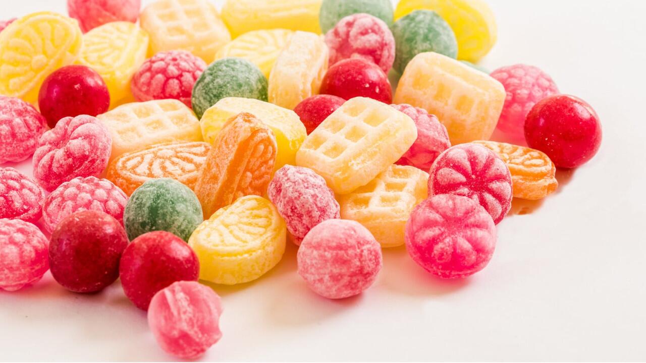 Lebensmittelfarbstoffe verleihen Süßigkeiten und vielen anderen Produkten eine bunte Färbung.
