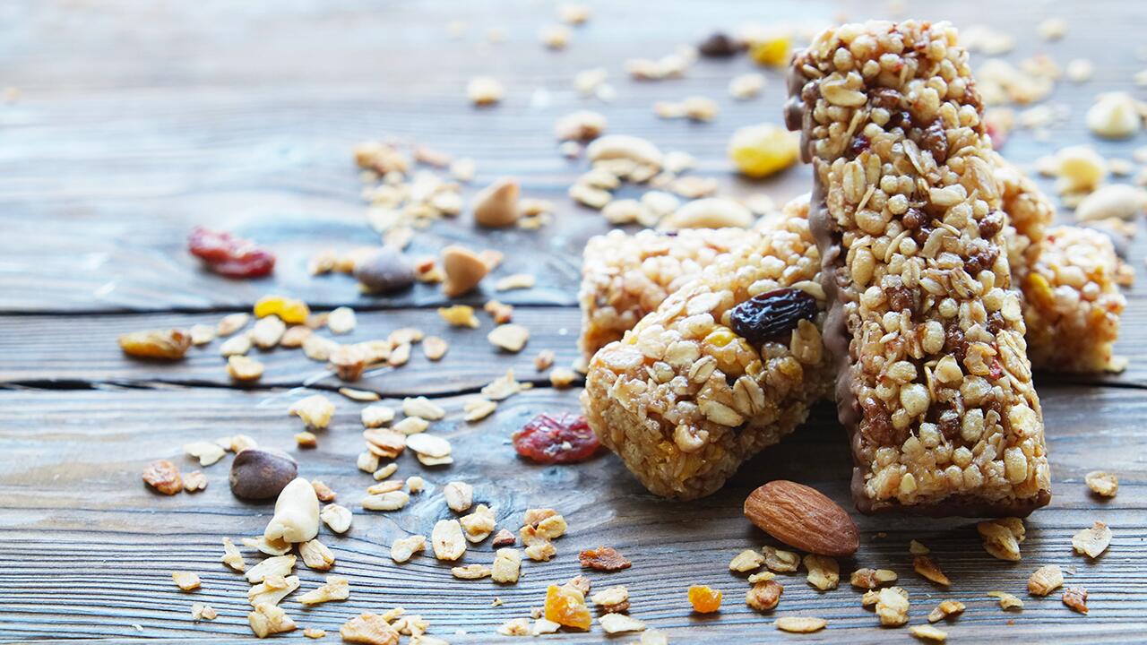 Müsliriegel selber machen: Wir stellen ein einfaches Rezept vor.