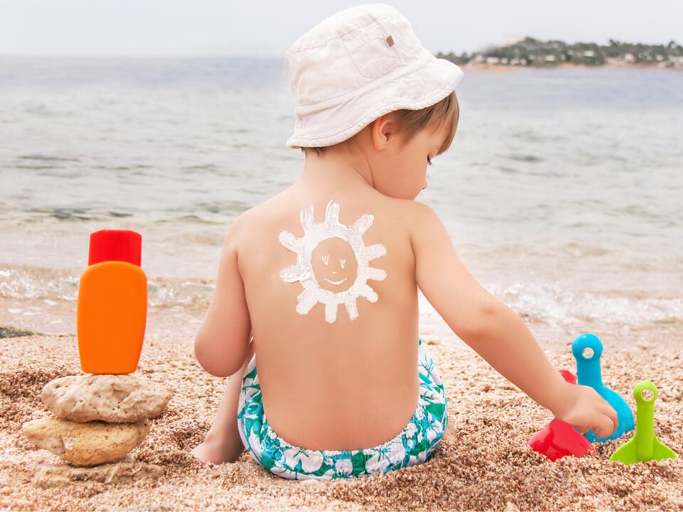 Baby Sonnenschutz – Was hilft gegen Sonnenstrahlen