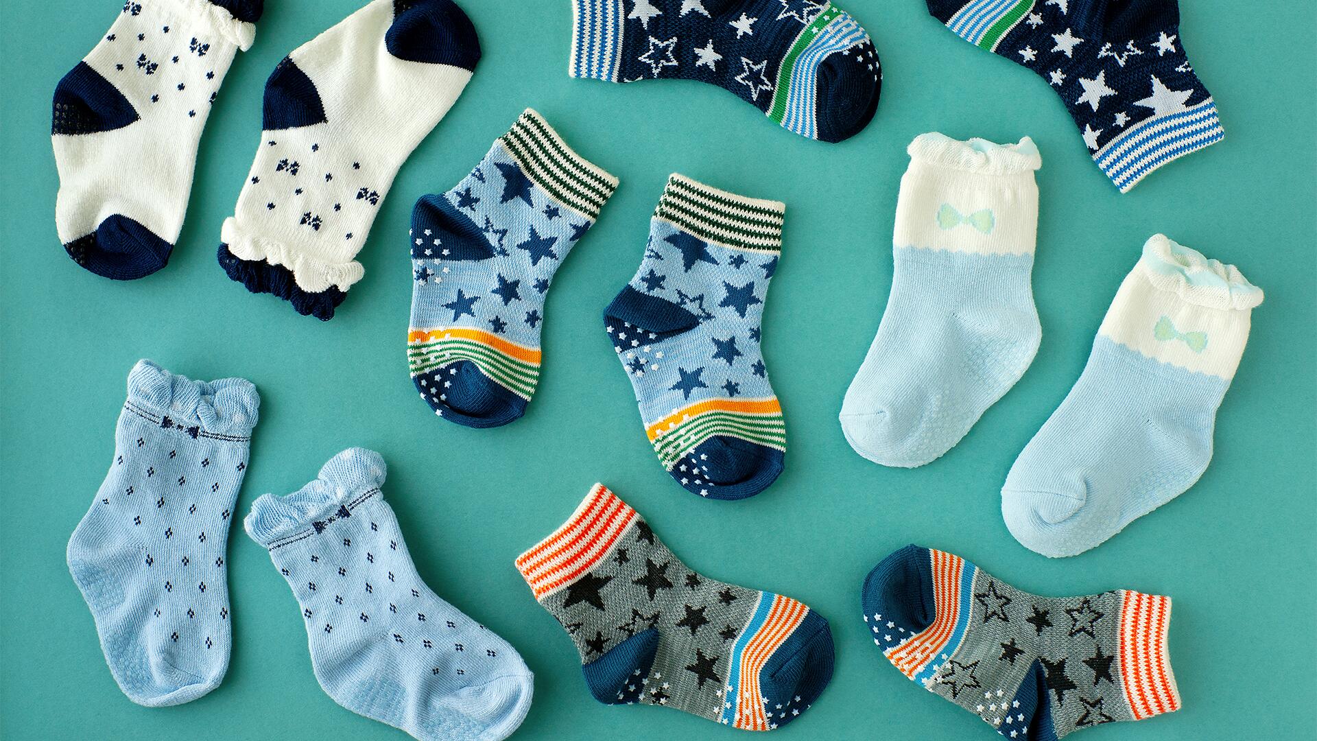 ÖKO-TEST hat 14 Stoppersocken unter die Lupe genommen.