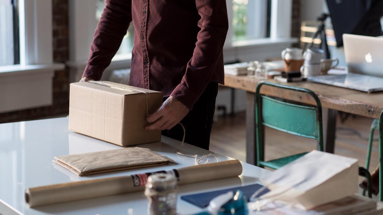 Online-Händler müssen Versandverpackungen registrieren lassen und dafür Gebühren zahlen.