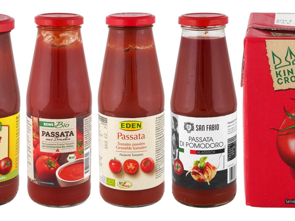jeder fünften ÖKO-TEST - Tomaten Schimmelige Tomaten: Passata in Passierte