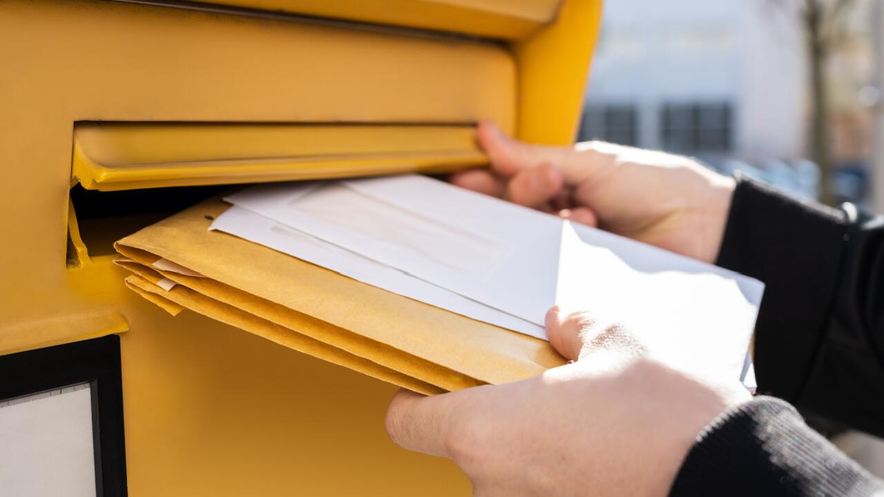 Postgesetz-Reform: Der Briefversand wird länger dauern