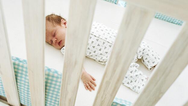 Reaktionen: Baby Walz Bett-Kopfschutz