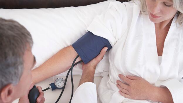 Regelmäßiges Blutdruckmessen ist sinnvoll, um Bluthochdruck frühzeitig zu erkennen.