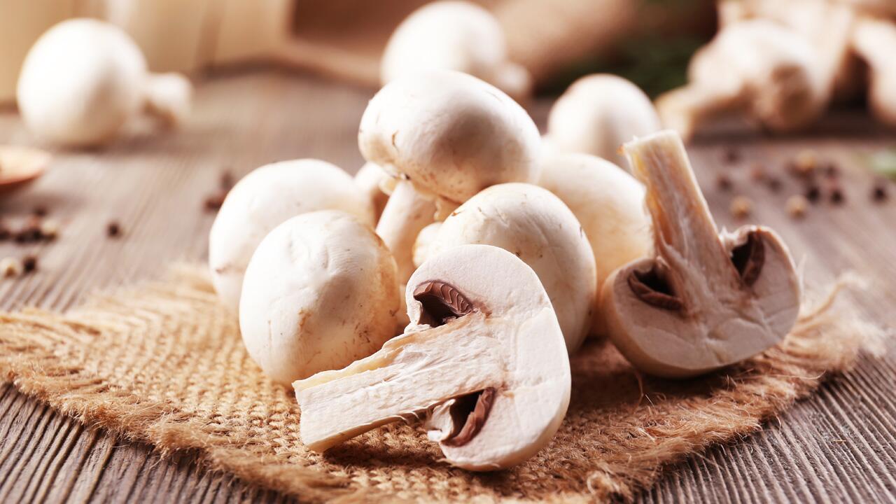 Rohe Champignons essen: Ist das gefährlich?