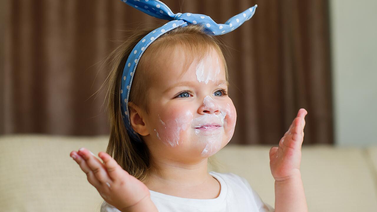Sonnencreme für Babys und Kinder im Test: Viele Produkte sind empfehlenswert.