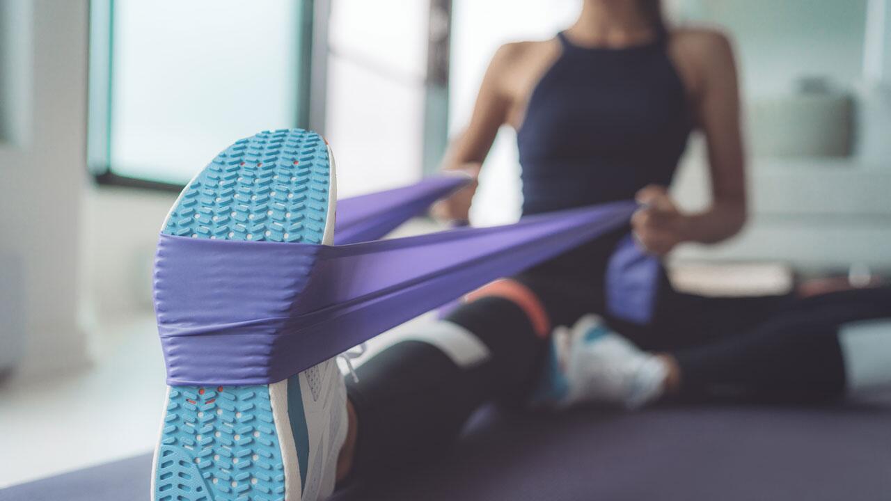 Sport hilft, um Rückenschmerzen vorzubeugen und die Rückenmuskulatur zu trainieren