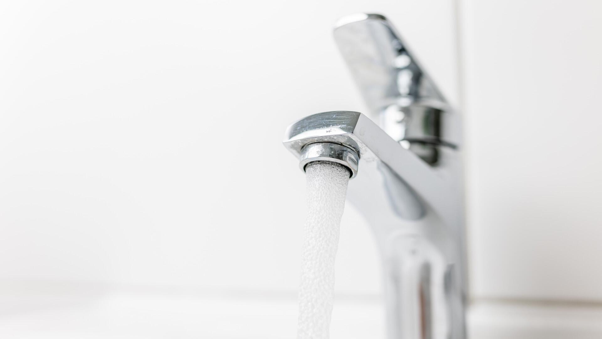 Stecken Ewigkeitschemikalien in unserem Trinkwasser?