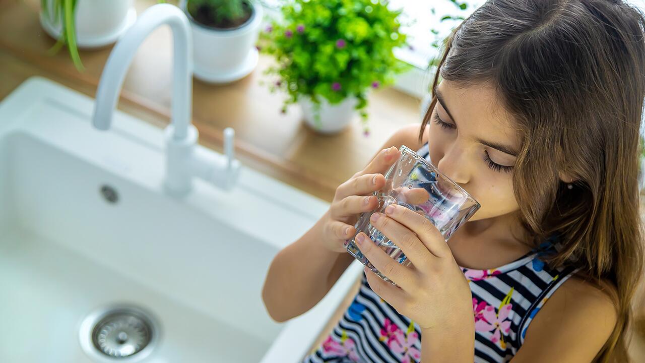 Strengere Regeln für Trinkwasser aus dem Wasserhahn treten in Kraft Strengere Regeln für Trinkwasser aus dem Wasserhahn treten in Kraft