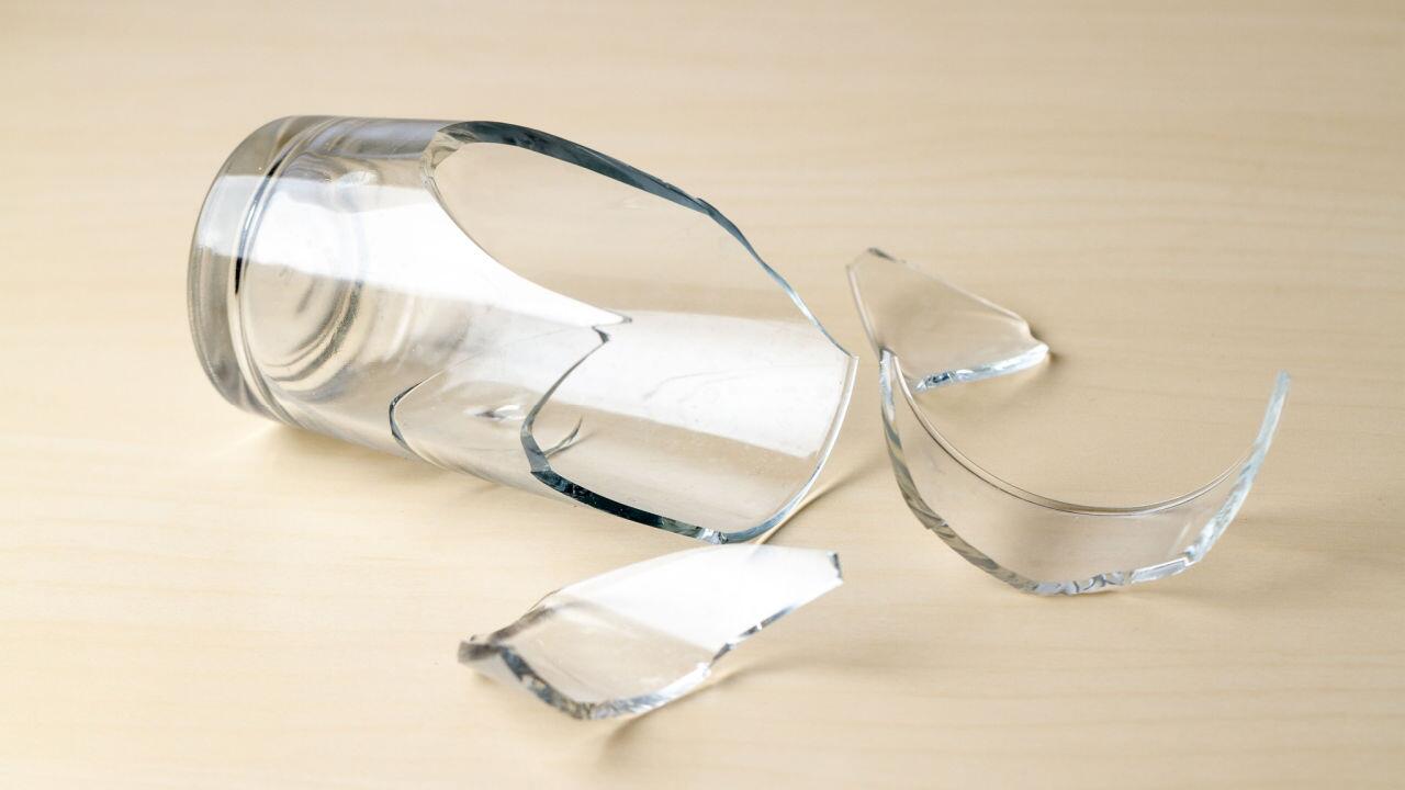 Trinkgläser entsorgen: Gehören kaputte Gläser ins Altglas?