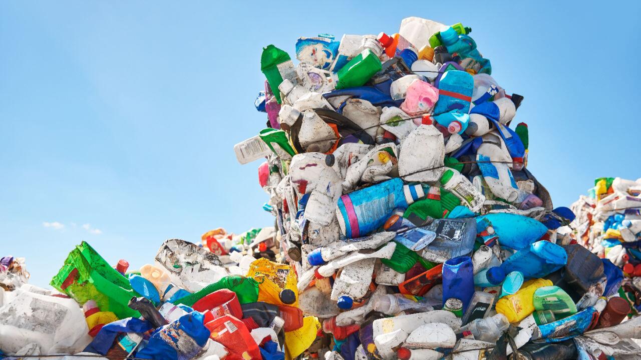 Umweltbundesamt legt Vorschläge für Plastikabgabe von Firmen vor