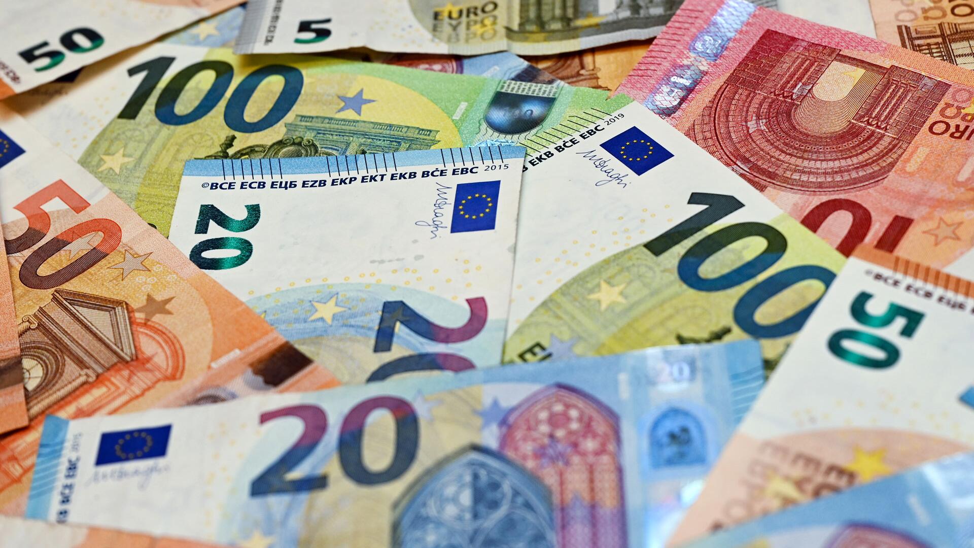Verbraucherschützer fordern einen besseren Schutz von Kreditnehmern bei sogenannten Nullprozent-Finanzierungen, mit denen vor allem der Handel wirbt.