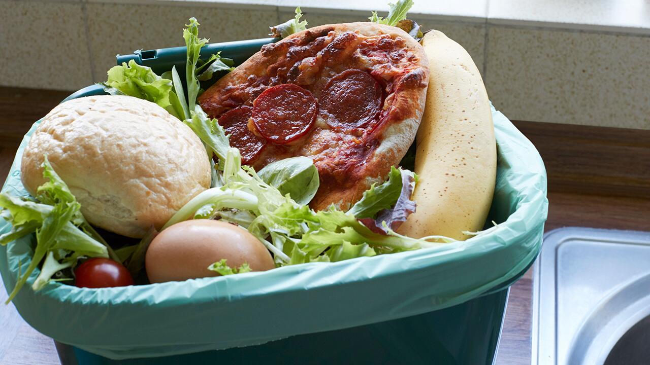 Viele Lebensmittel landen im Müll, obwohl man sie noch gut verwerten könnte.