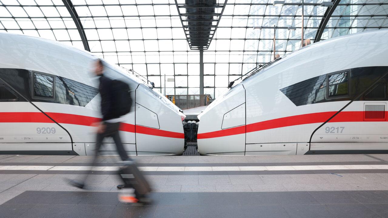Warnstreik: Der Fernverkehr der Deutschen Bahn fällt am Montag aus.