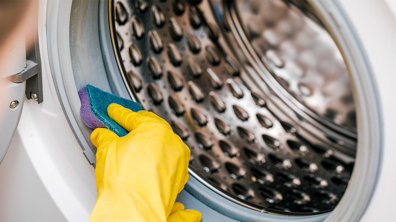 Waschmaschine stinkt – so schaffen Sie Abhilfe