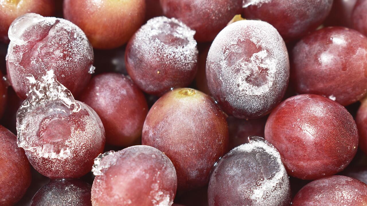 Weintrauben einfrieren: So wird aus Trauben eine fruchtige Eiswürfel-Alternative