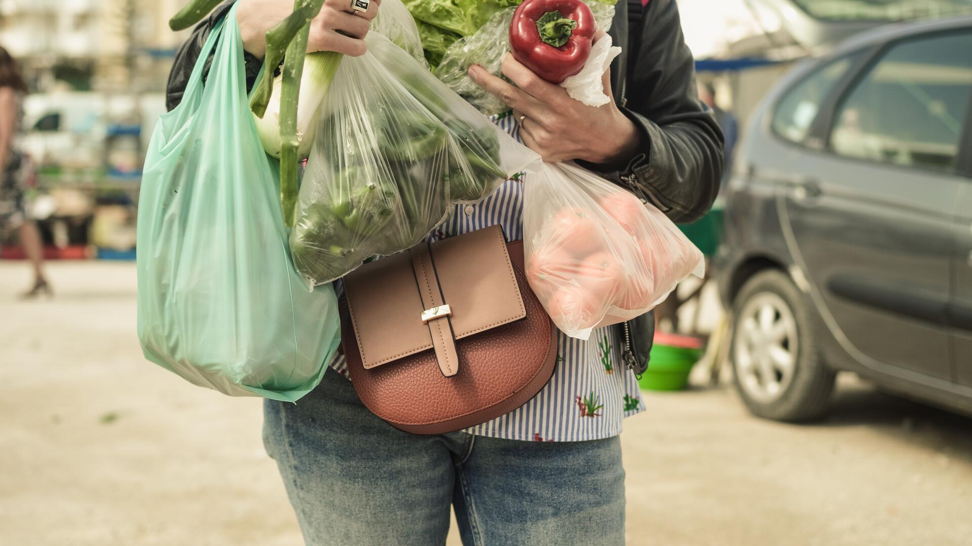 Wie Sie Plastik vermeiden: Wir haben Tipps für Sie und Ihren Alltag gesammelt.