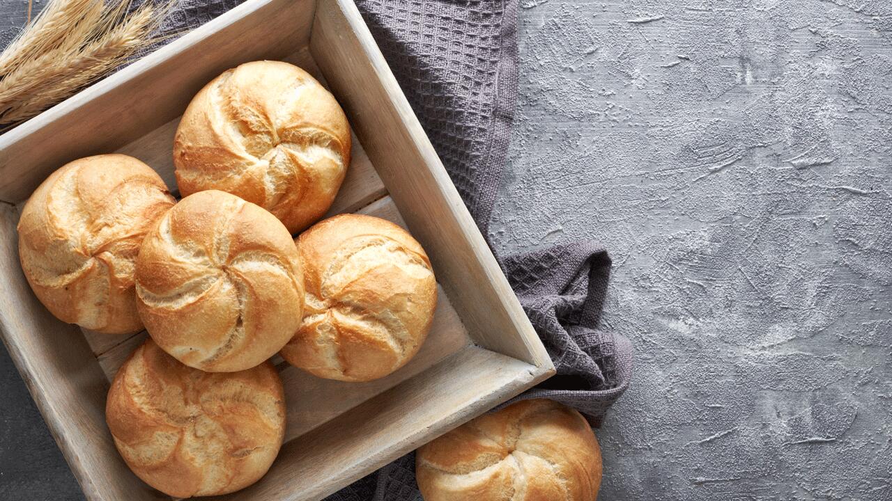 Wie werden Aufbackbrötchen nicht hart?